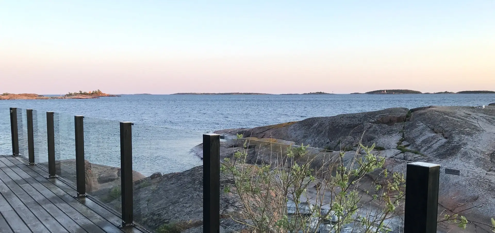 Kiinteät lasikaiteet – kiinteä lasikaide terasseille ja parvekkeille
