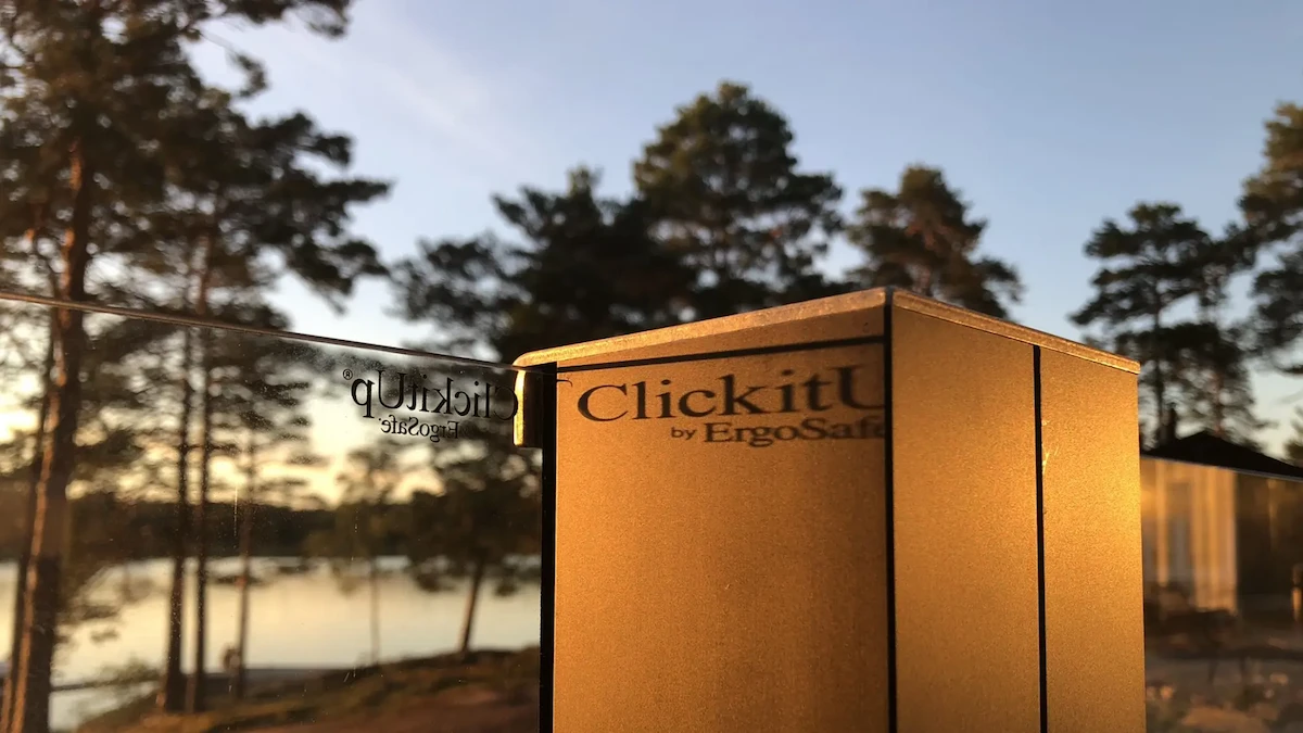 ClickitUp lasikaiteen heijastus ilta-auringossa Arkkitehdit sivulle