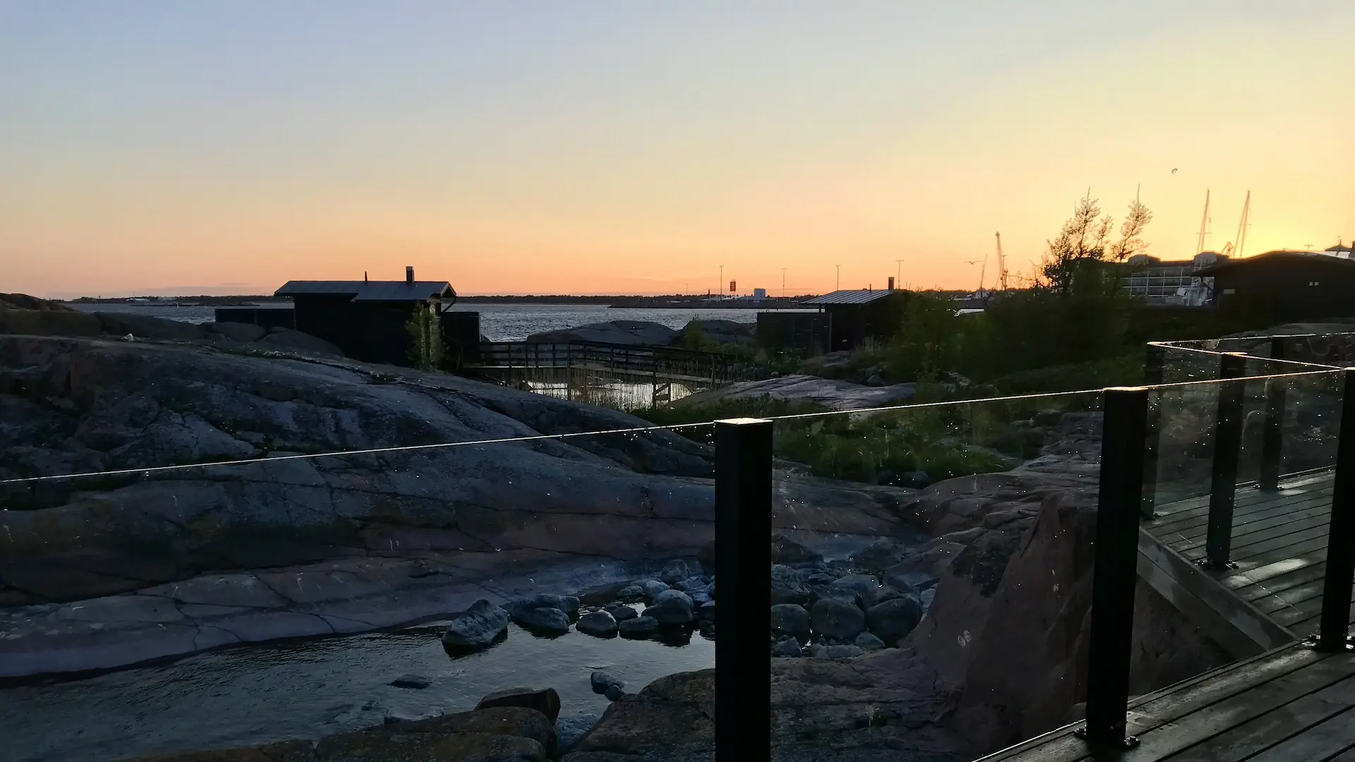 ClickitUp®-kaiteet muodostavat suojan Hangon saariterassilla
